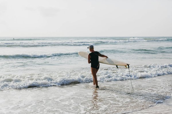 Où trouver les meilleures plages pour la pratique du surf à Bali, Indonésie : spots et périodes recommandées ?